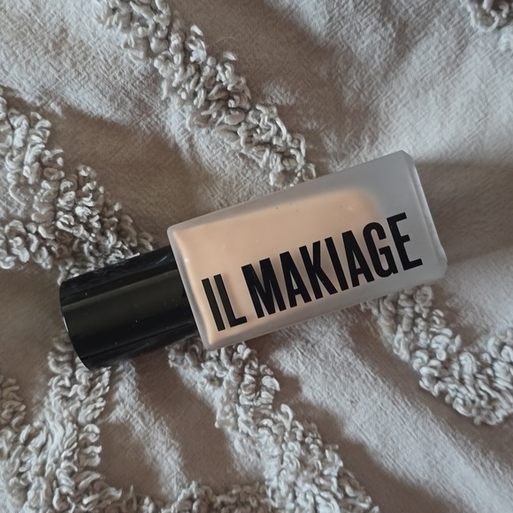 IL Makiage Woke Up Like This Flawless Base Foundation Natural Matte. Shade 035 - Picture 1 of 4